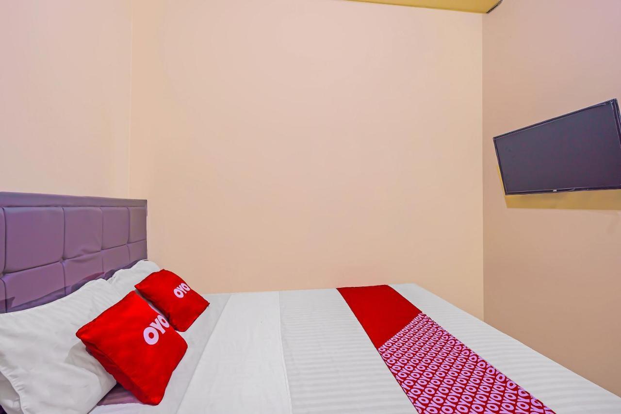 Oyo 92687 Alnindo Makaliwe Hotel จาการ์ตา ภายนอก รูปภาพ