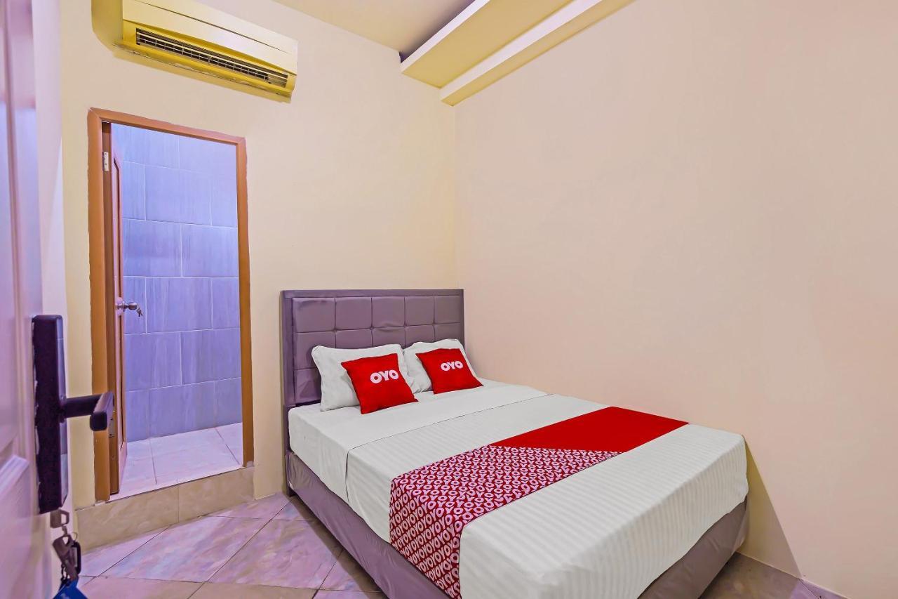 Oyo 92687 Alnindo Makaliwe Hotel จาการ์ตา ภายนอก รูปภาพ